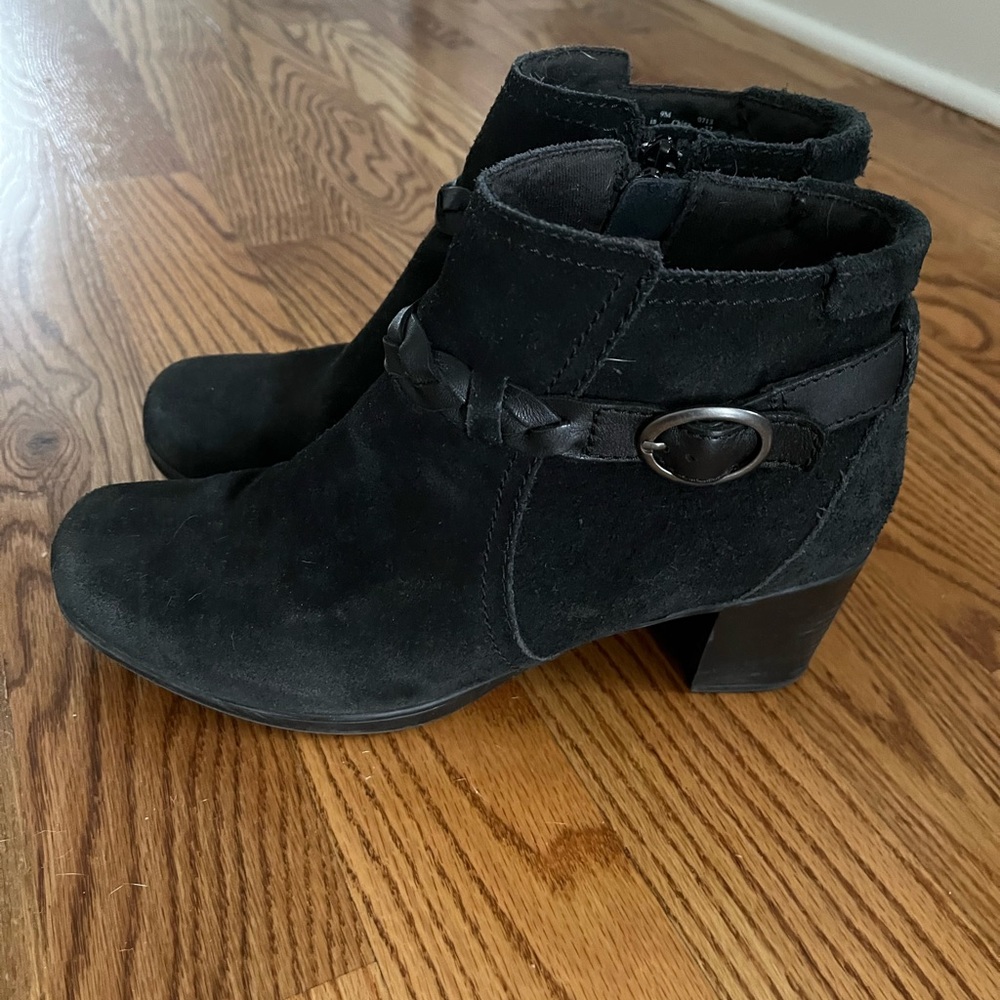 Clark black suede boots size 9
